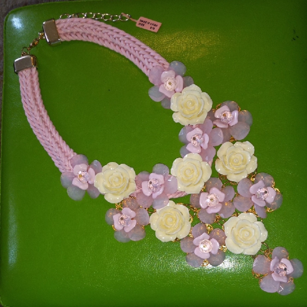 Source Unknown Pink and Cream Floral Necklace